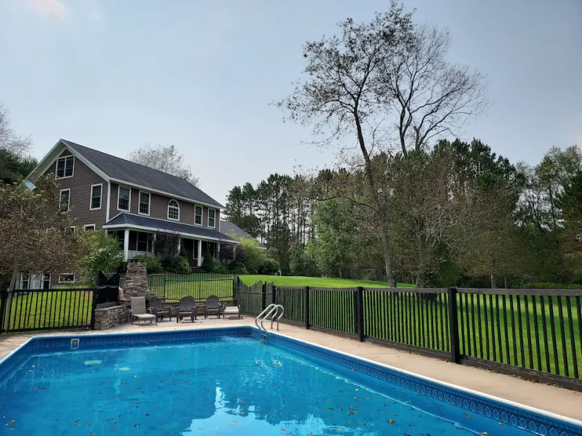 Name: Hill Crest<br>Private Setting. Heated Pool. 4 Minutes to Dreams Park  - Image 1