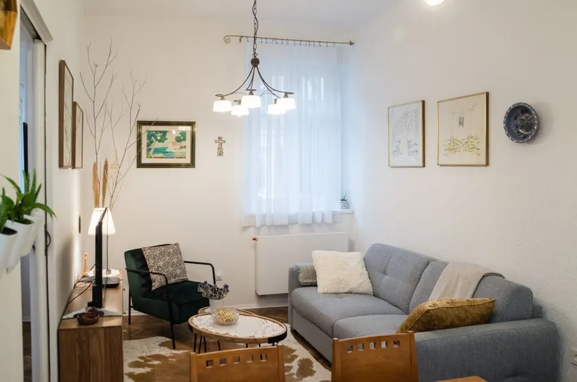 Centrally located apartment - Image 1
