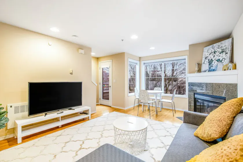 Corner Townhome with Deck, Tons of Natural Light, WiFi, & Gas Fireplace - Image 1