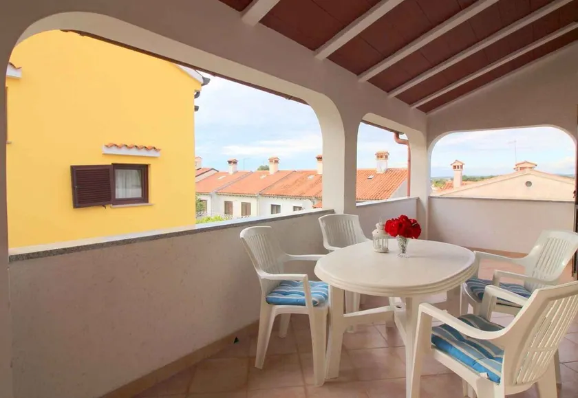 Holiday apartment with balcony - Image 1