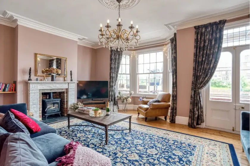 Stunning boutique Victorian Coastal Town House - Image 1
