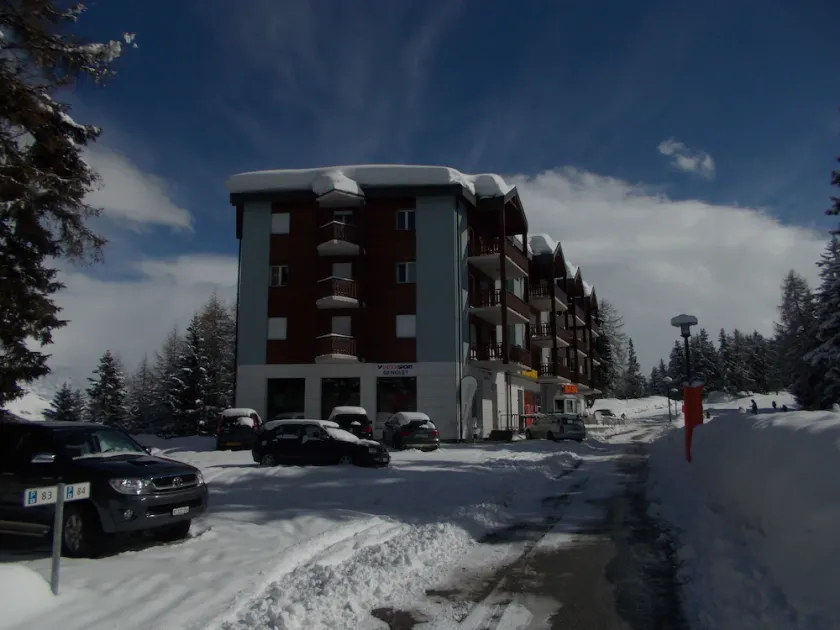 Åka in / åka ut, bredvid pisten vid liftarna Joc och Petit Vallon - Image 1