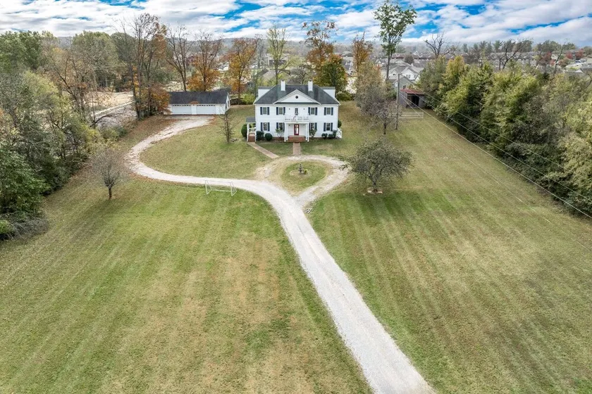 Colonial Manor - Image 1