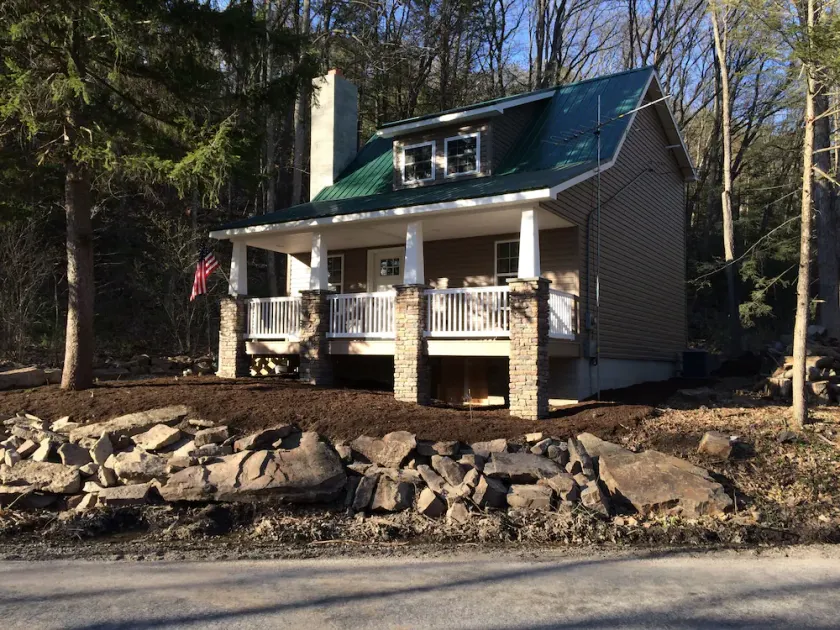 Charming Cottage! Water Views and Mountain Views, 2 Firepits, Canvas Art TV - Image 1