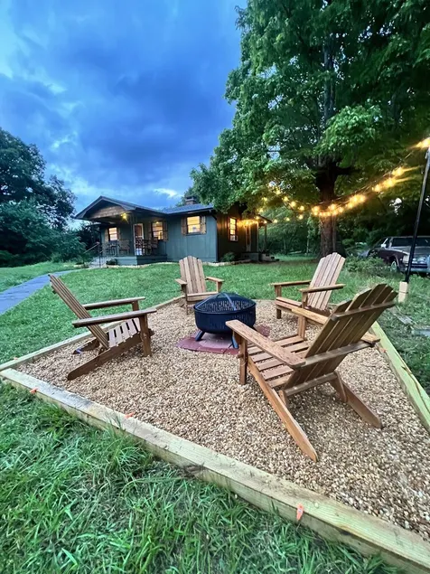 Misty Mountain Cozy & Stylish 2BR Cabin w/ Fire Pit near River & Attractions - Image 1