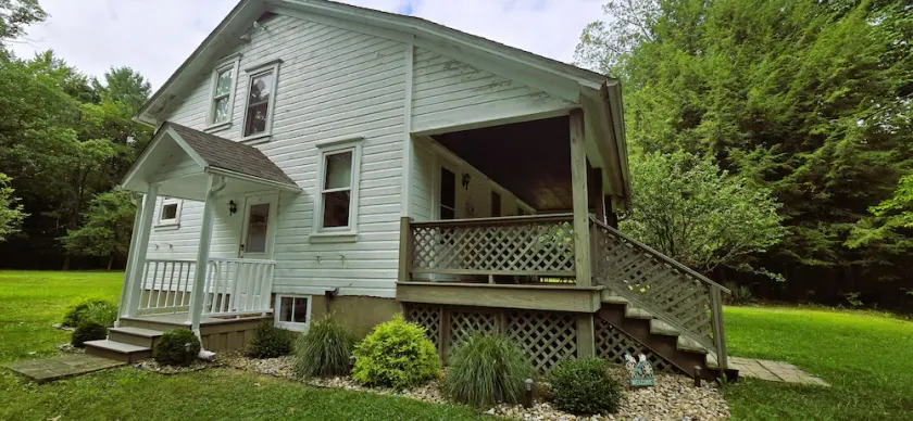 Cozy, private 3 BR get-away near Clarion. Long term stays welcome. Pet-Friendly! - Image 1