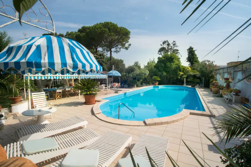 Appartamento con Piscina e Parco in Villa Oasi - Image 1