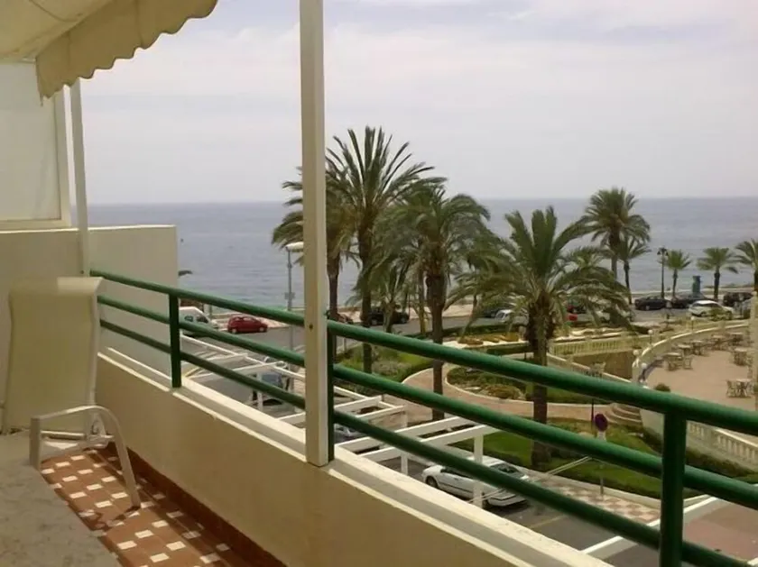 apartment 1st line beach, communal pool - Image 1