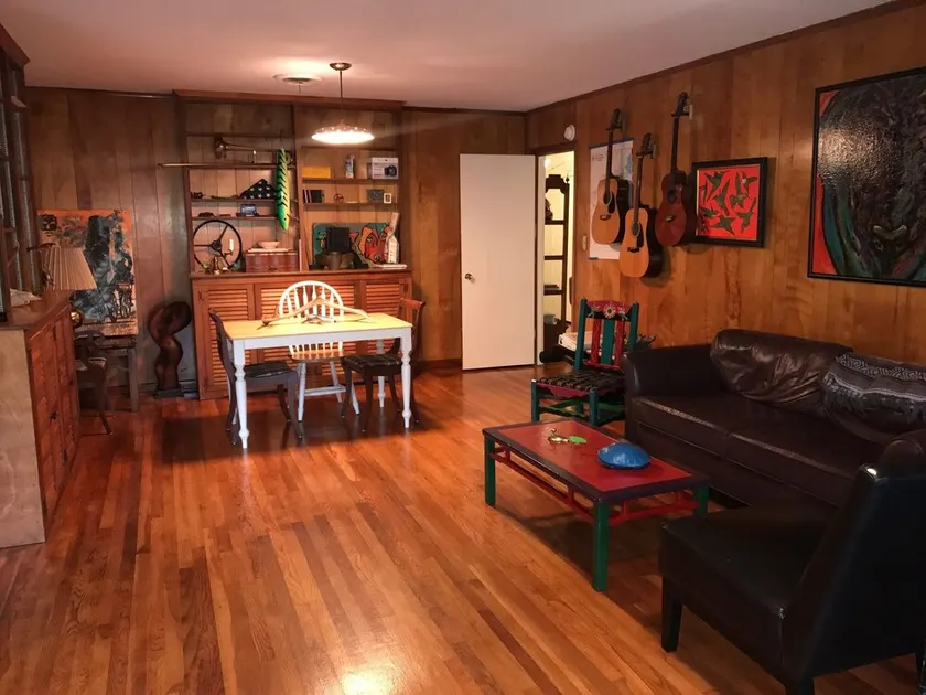 Galerie d'art, près de Highland Village - Image 1