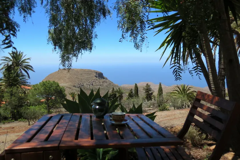 Traditional house with spectacular views - Image 1
