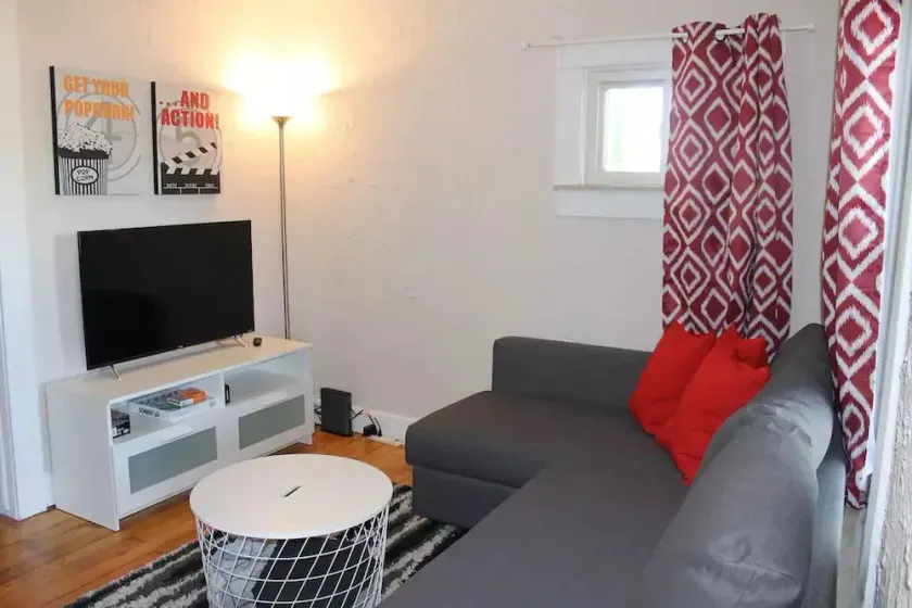 Cozy Ferndale Bungalow w/ fenced yard & fast Wifi - Image 1