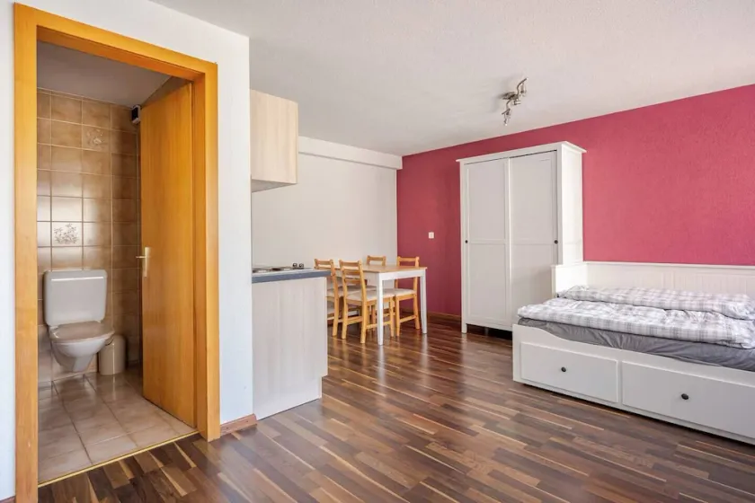 Hike & sleep in Valais: cleaning included! - Image 1