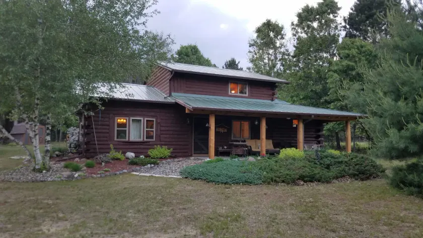 Rustic but modern  log cabin in Montello on 10 acres 1/2 hour from WI Dells - Image 1