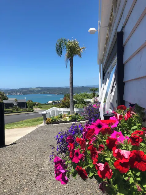 Unique Tiny homes with fabulous sea views and cosy internal courtyard. - Image 1
