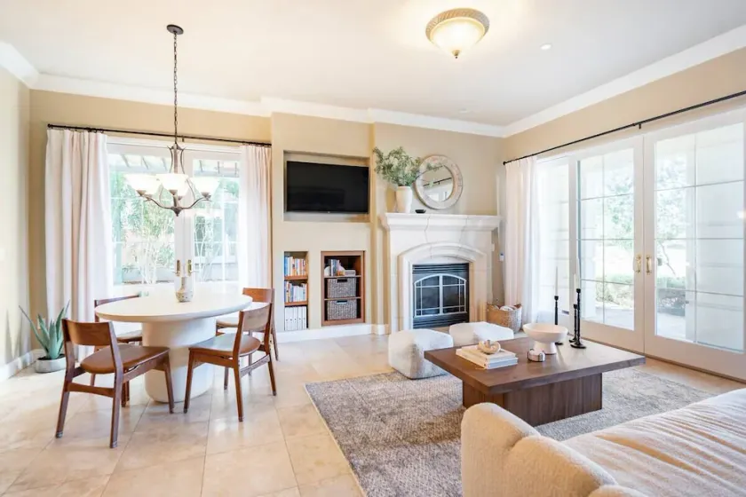 Luxurious condo in beautiful Lake Las Vegas - Golfing, Hiking, Swimming nearby! - Image 1