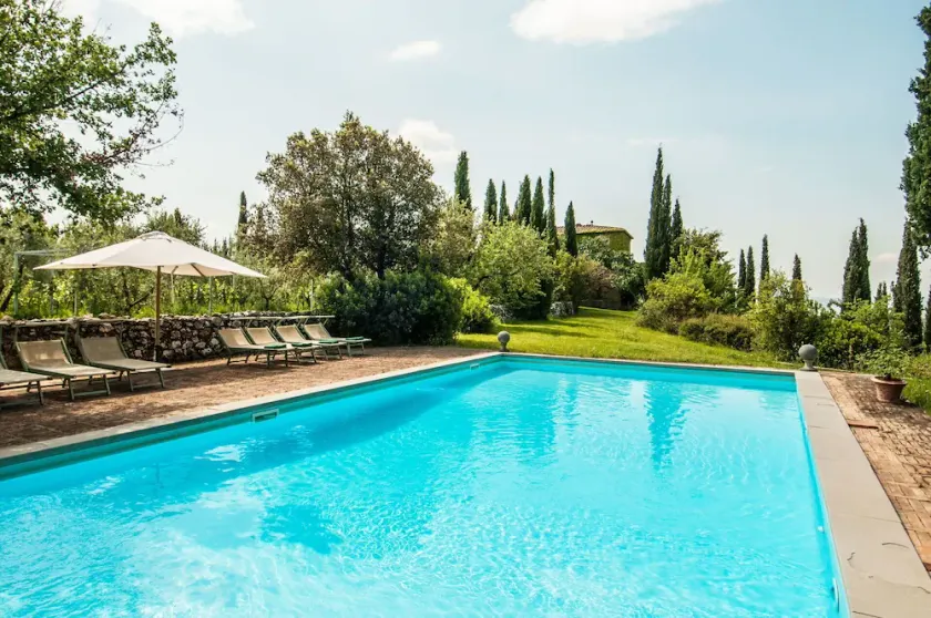 Skøn privat feriebolig med privat pool, klimaanlæg, WIFI, TV, gårdhave og panorama udsigt - Image 1
