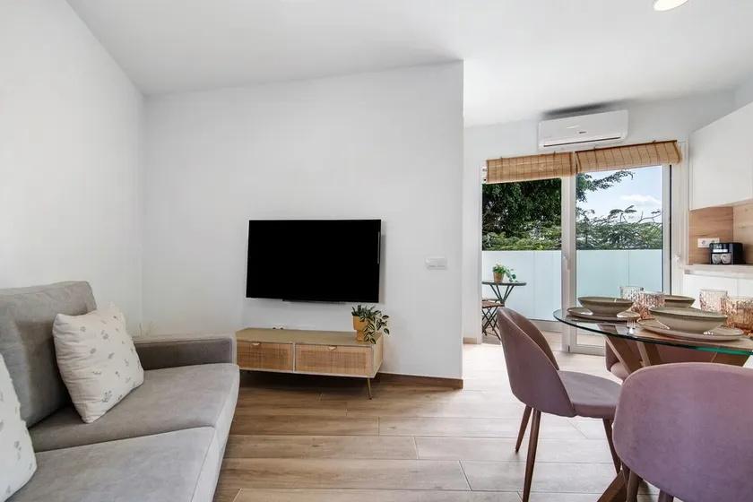 Holiday Apartment 'Flamboyan 2' with Balcony, Wi-Fi and Air Conditioning - Image 1