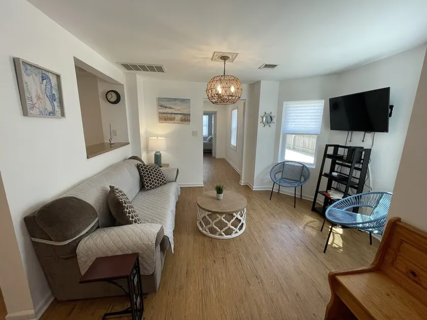 Prime Location Close to Beach, Bay & Boardwalk. Beach Passes included! - Image 1