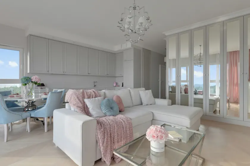 Magellana Glamour & Green Hill View by Downtown Apartments - Image 1