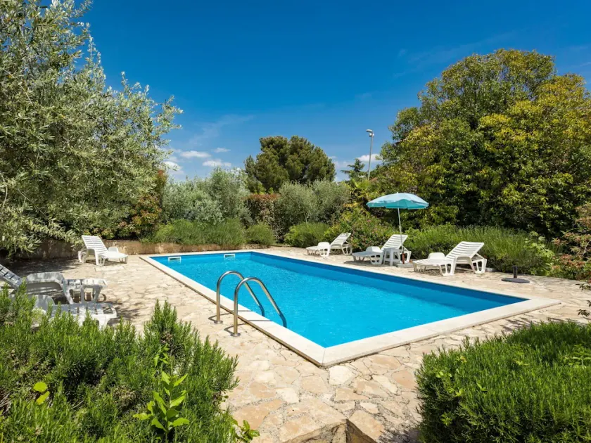 Beautiful apartment for 4 guests with WIFI, pool, A/C, TV, terrace and pets allowed - Image 1
