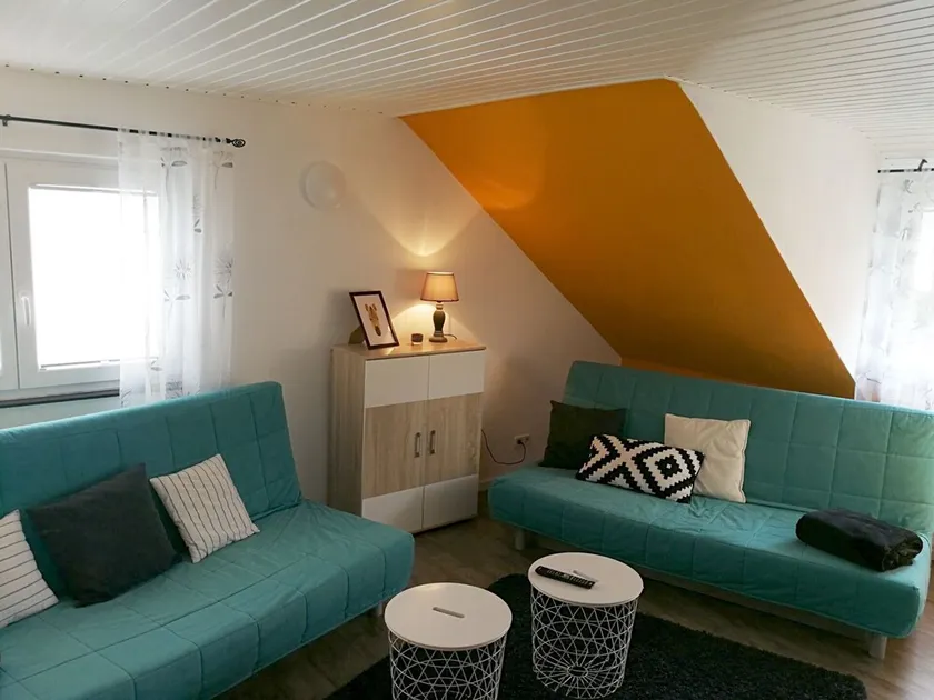 Guesthouse Koblenz – Top Floor for up to 10 People with Garden Access and Barbecue - Image 1