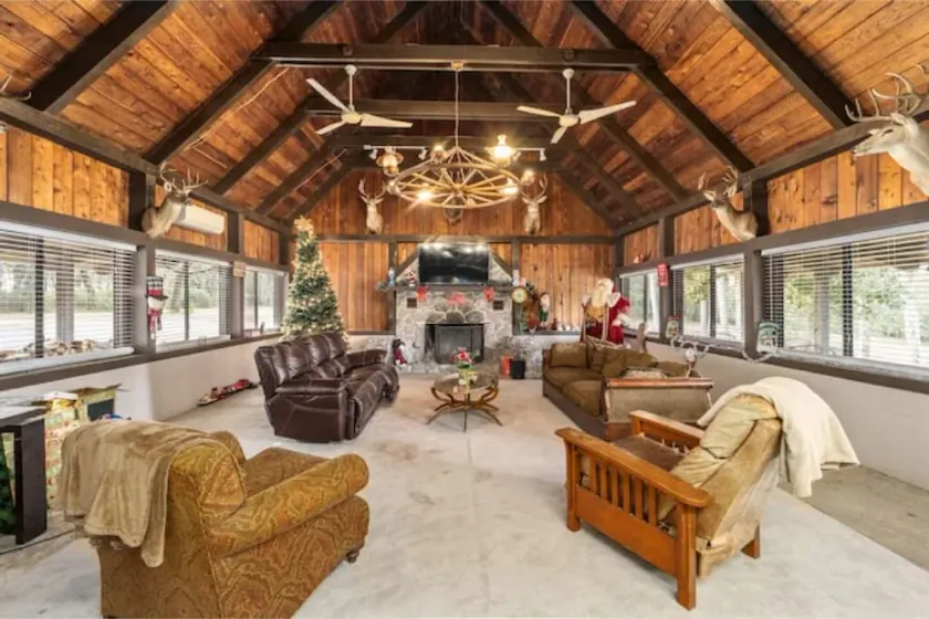 The Beach Room - Image 1