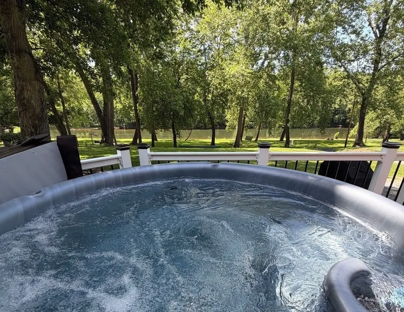 New Hot tub-Riverfront-Luray Caverns-Massanutten-Hike SNP-Best fishing around - Image 1