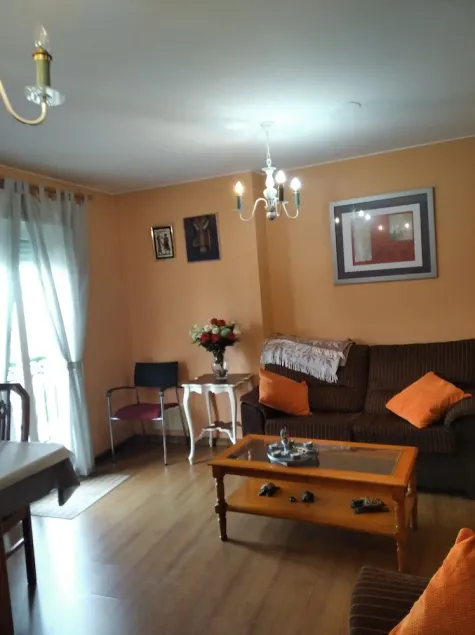 Apartamento en el centro de Carballo - Image 1
