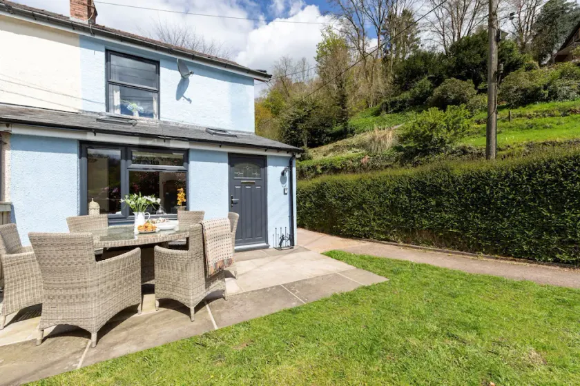 Copper Beech Cottage - Image 1