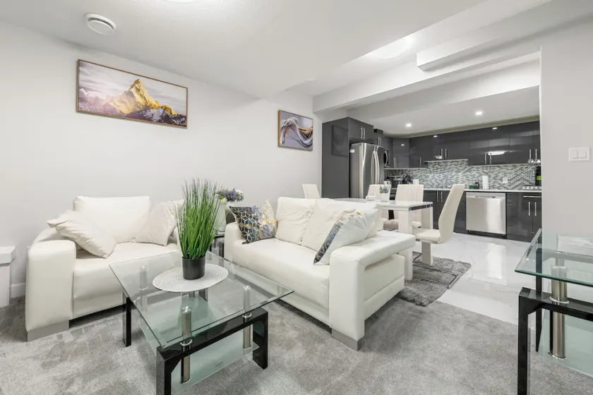 Luxurious 1 bedroom + Den Near Edmonton International Airport - Image 1