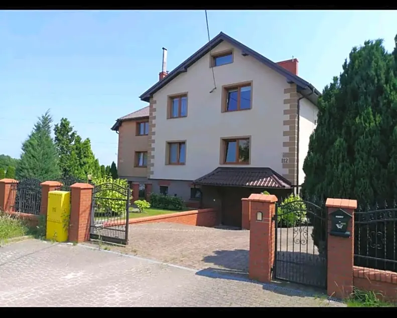 Apartament w domu z kominkiem i ogrodem - Image 1