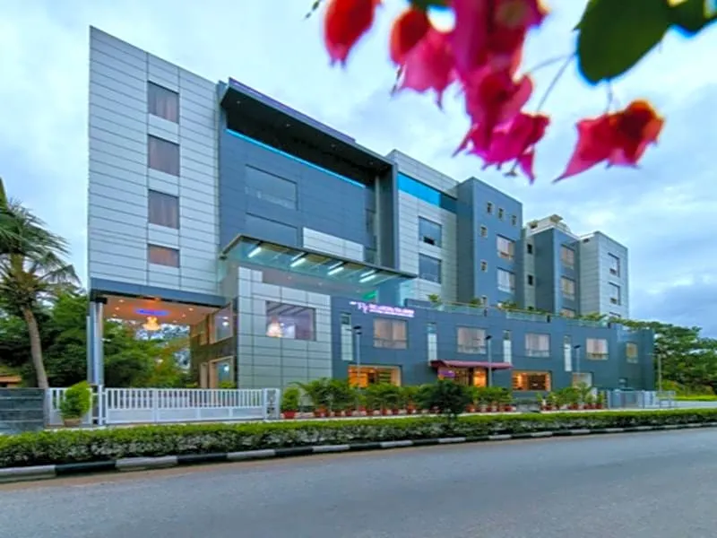 Regenta Inn, Airport - Image 1