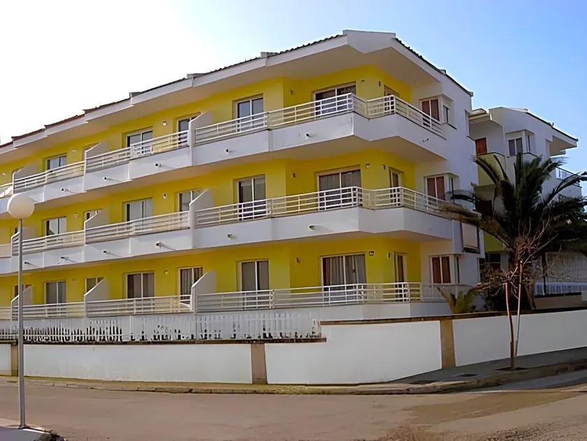Apartamentos Baulomar - Image 1