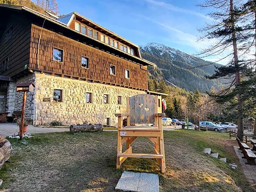 Valvasorjev dom pod Stolom - Image 1