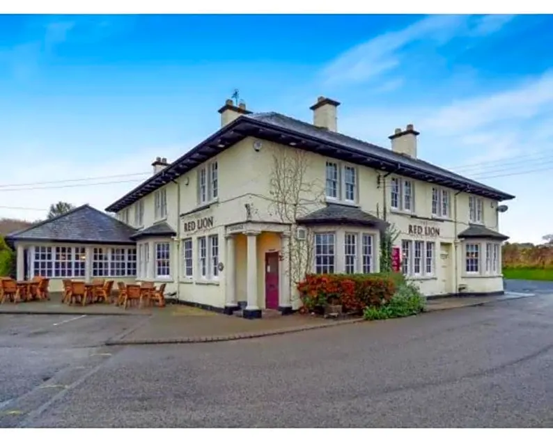 The Red Lion Hotel - Image 1