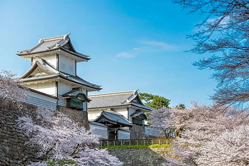 Guest House Nishikanazawa Smile & smile - Image 1