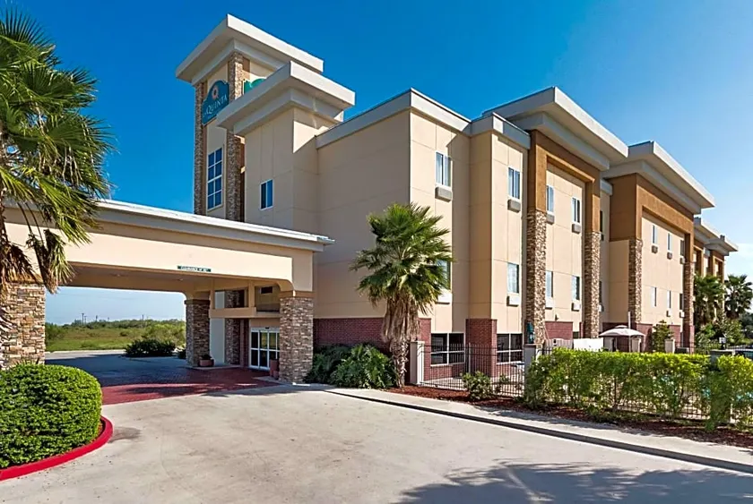 La Quinta by Wyndham Mathis - Image 1