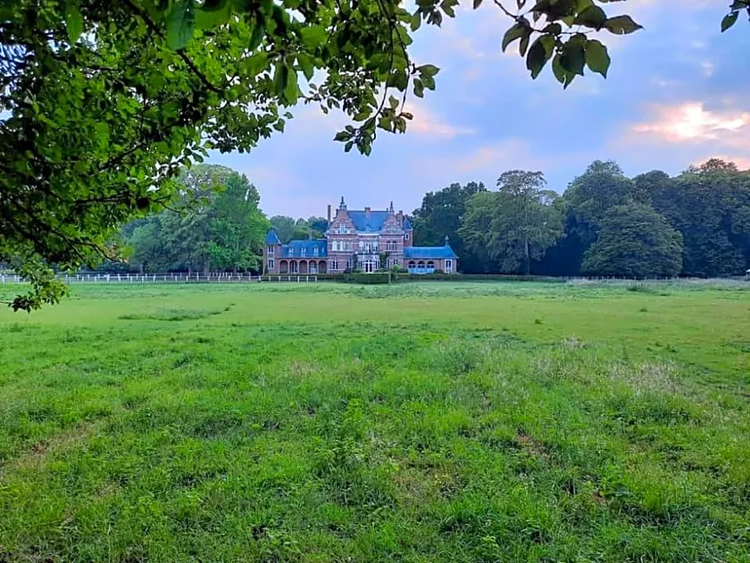 B&B Château de Ramegnies-Chin - Image 1