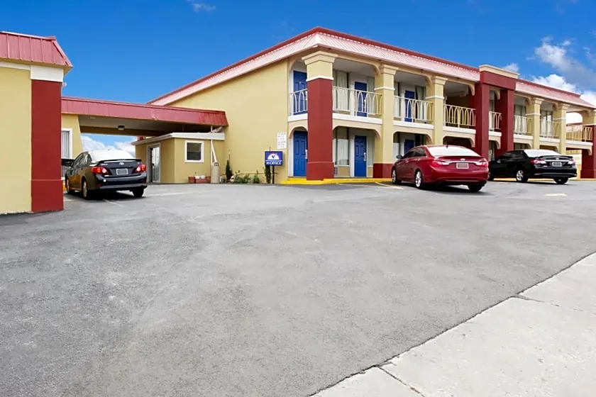Americas Best Value Inn Weatherford, OK - Image 1
