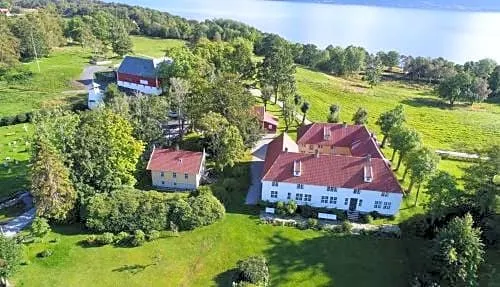 Svanøy Hovedgård - Image 1