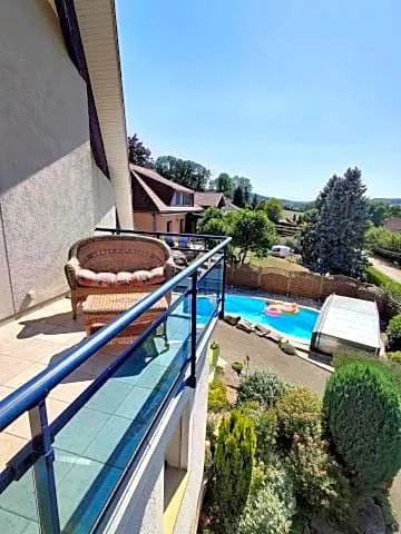 La mouche villa chambre familiale piscine - Image 1