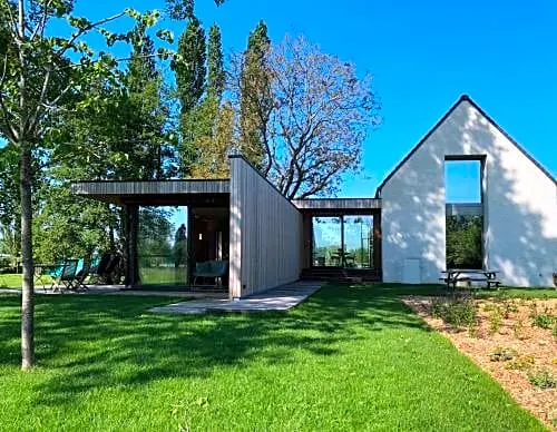 B&B Nyte - Image 1