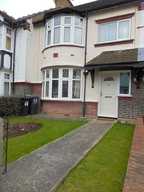 48 The Fairway, Gravesend. - Image 1