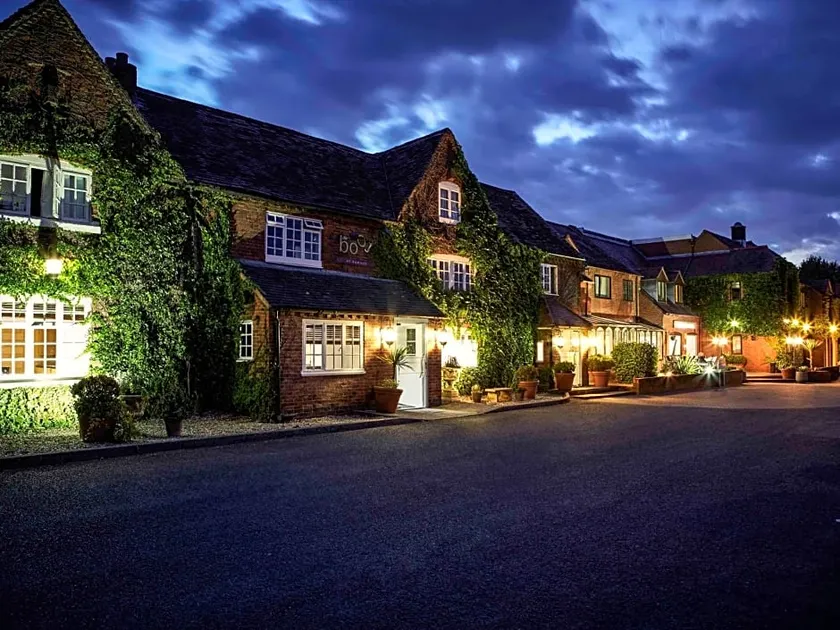 Warwickshire Park Hotel - Image 1
