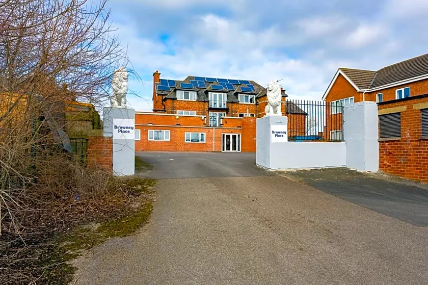 BROWNEY PLACE - Image 1