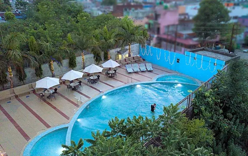 V One Hotel The competent Palace - Image 1