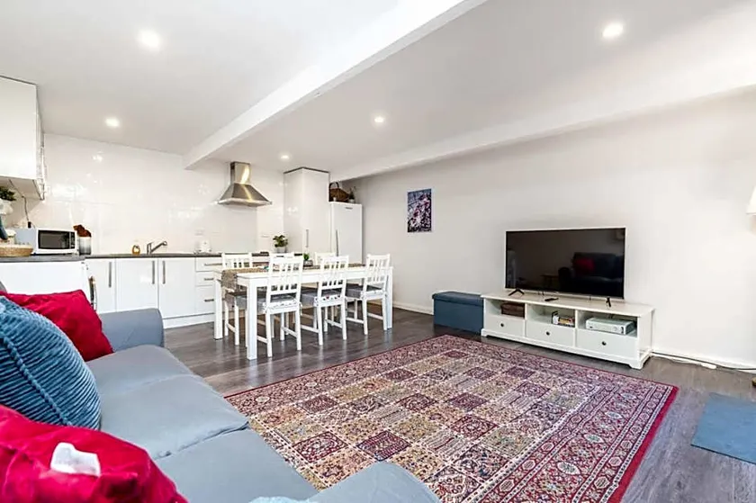 Garr2 Peaceful 1BR Home near Canberra Hospital - Image 1