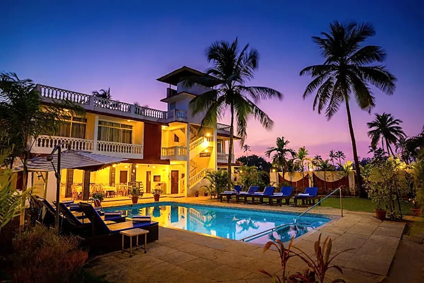 La Vaiencia Beach Resort - Image 1