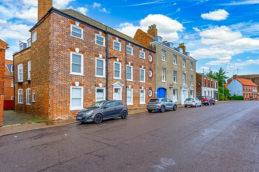 The Quayside Apartment Hotel - Image 1