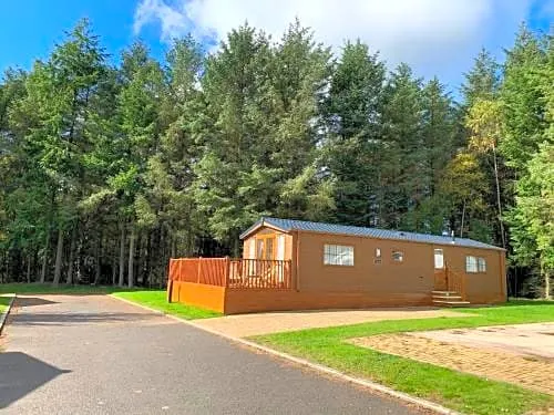 Rose Lodge - Hot Tub Getaway - Percy Woods - Pet Friendly - Image 1